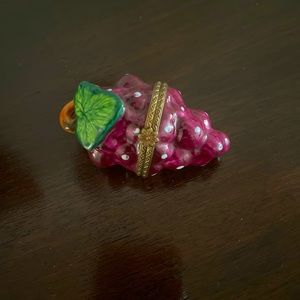 Hand painted Limoges Bunch of Grapes box